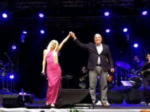 Efeler Gastronomi Festivali Gülşen konseri ile son buldu