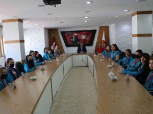 Başkan Özdemir: “Her zaman öğrencilerimizin yanındayız”