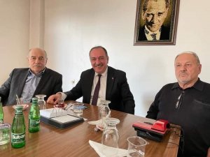 MHP’den esnaf ziyaretleri