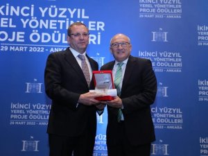 Ayvalık Belediyesi’ne çifte ödül