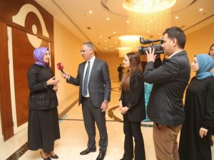 Centilmen belediye başkanı muhabir oldu