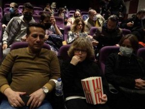 Marmaris polisi sinemada ‘iyi ki varsın Eren’ filmini izledi