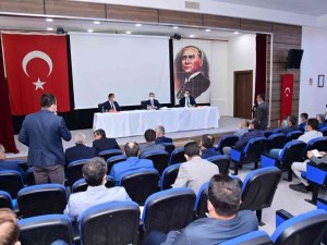 Vali Aksoy, Yenipazarlı muhtarlar ile bir araya geldi