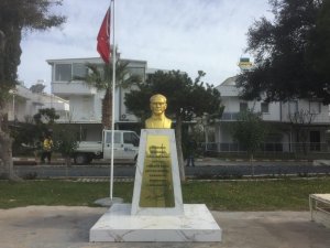 Didim’de her siteye Atatürk büstü yapılıyor