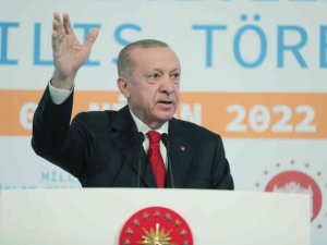 Cumhurbaşkanı Erdoğan: “Milletimizi küresel rüzgarların önünde savurmak isteyenlere inşallah meydanı bırakmayacağız”