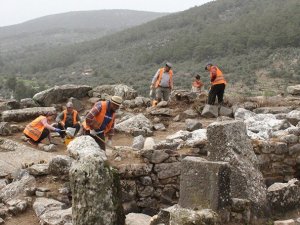 Kaymakam Böke, kazı alanını ziyaret etti