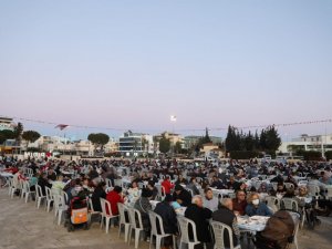 Başkan Atabay, vatandaşlarla iftar sofrasında buluştu