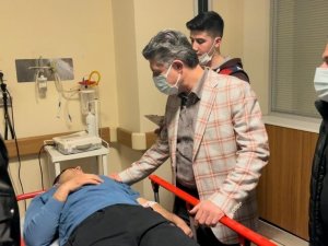 AK Parti’li Özkan ve Başkan Tulup’tan kazada yaralanan işçilere ziyaret