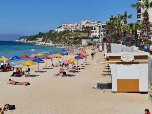 Kuşadası’nda Nisan ayında deniz keyfi