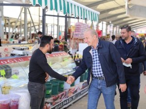 Başkan Atabay, pazar esnafını ziyaret etti