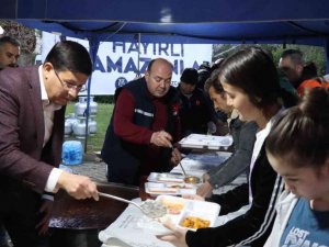Nazilli’de yüzlerce kişi iftar sofralarında buluşuyor