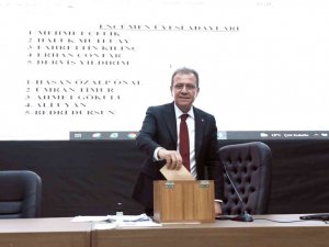 Büyükşehir Belediyesinin 2021 Yılı Faaliyet Raporu oy çokluğuyla kabul edildi