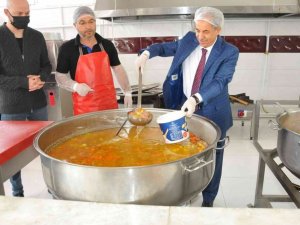 Başkan Akkaya: "Kızılayımızın ve AKSEV Vakfımızın her zaman yanındayız"