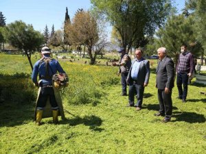 Başkan Atay’dan mezarlıklarda bakım denetimi