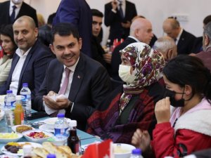Bakan Kurum, şehit ve gazi aileleriyle iftarda bir araya geldi