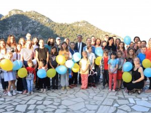 Başkan Oktay Marmaris’e gelen Ukraynalılarla görüştü