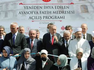 Cumhurbaşkanı Erdoğan: “Tek parti zihniyetinin bir utanç lekesini daha ortadan kaldırıyoruz”