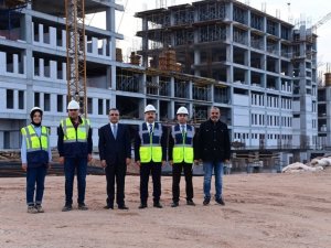Vali Aksoy Aydın Şehir Hastanesi alanında incelemelerde bulundu