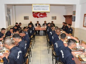 Vali Fuat Gürel, Jandarma personeli ile sahur yaptı