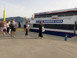 Rodos’a giden feribot Marmaris’e geri döndü