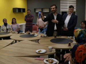 Bakan Kasapoğlu, Aydınlı öğrencilerle görüştü