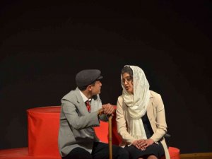 ADÜ’de ’Aile İçi İletişim’ konulu tiyatro-konferans etkinliği düzenlendi