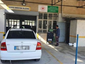 Aydın’daki okulda egzoz emisyon ve vize öncesi bakım işlemleri yapılıyor