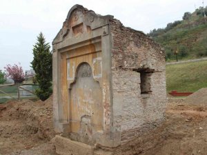 Efeler Belediyesi tarihi çeşmeyi bakıma aldı