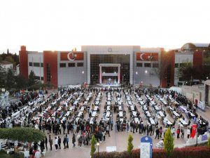 ADÜ Ailesi geleneksel iftar yemeğinde bir araya geldi