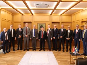 Başkan Böcek büyükelçi ve konsolosları ağırladı