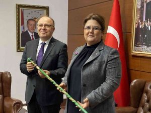 Aile ve Sosyal Hizmetler Bakanı Derya Yanık Zonguldak’ta