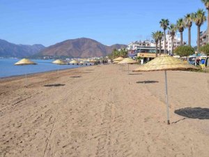 Marmaris’te halk plajları yaza hazırlanıyor