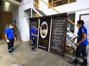 Büyükşehir’den mahalle ile okullara Atatürk büstü