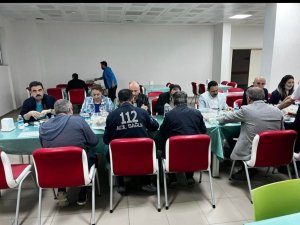 Gediz Kaymakamı Hakan Alkan sağlık çalışanları ile iftarda bir araya geldi