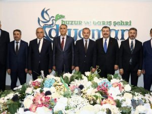 Bakan Koca, belediyenin çalışmaları hakkında bilgiler aldı