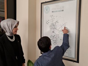 Karacasu’nun çocuk kaymakamının ilk emri, okul yolunun yapılması oldu