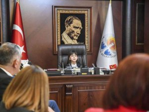 Zeydan Karalar makamını küçük Melis’e bıraktı