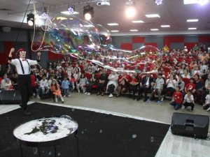 Koçarlılı çocuklar unutamayacakları bir bayram yaşadı