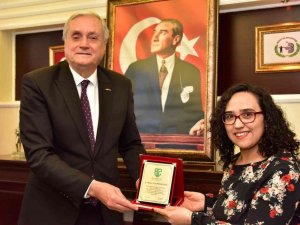 Başkan Bakkalcıoğlu’na ’Onursal Üyelik Belgesi’