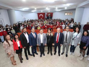 Başkan Tütüncü, öğrencilere yerel yönetimi anlattı