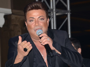 İzmirli Kadınlar Fatih Ürek’le Eğlendi