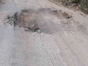 Milas Dörttepe Mahallesi sakinleri bozuk yollardan dertli