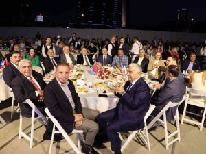 AK Parti İzmir’den ‘Dünden Bugüne Yol Arkadaşlarımızla Vefa İftarı’ programı