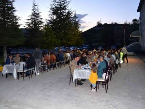 Çemişgezek Kaymakamı Koç güvenlik güçleri ile iftarını açtı