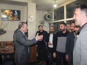 MHP il Başkanı Karataş iftar sonrası Şükrü Paşa’da esnaf ve vatandaşlarla bir araya geldi