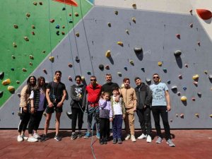 Efeler’in tırmanma duvarında uluslararası turnuvaya hazırlanıyorlar