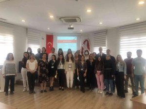 Efeler’de intern hekimlerden sağlıklı panel