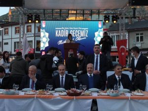 Bakan Bilgin, memleketi Bayburt’ta vatandaşlarla iftar yaptı