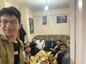 İl Başkanı Yıldırım öğrencilere kendi elleriyle sahur yemeği yaptı