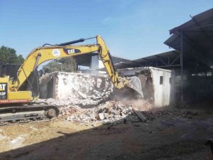 Tuzla Sulak Alanı’na inşaat izni veren Milas Belediyesi kaçak yapılarla mücadele başlattığını açıkladı